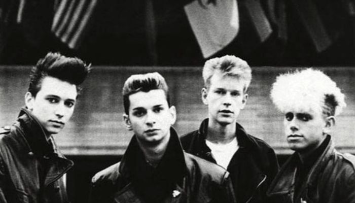depeche-depeche-mode-34120679-700-400